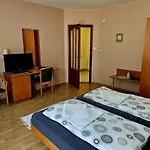 Diamant Apartmanhaz 埃格尔