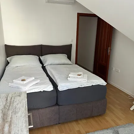 Diamant Apartmanhaz * Eger