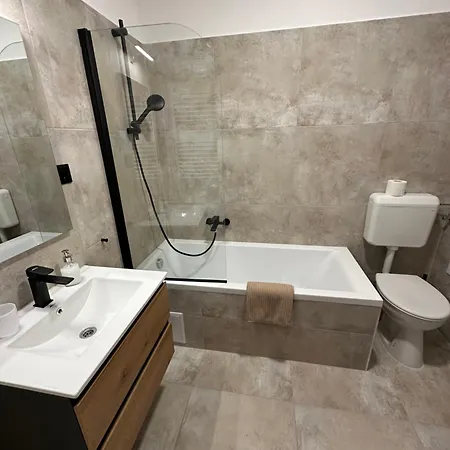 Apartment Diamant Apartmanhaz Eger