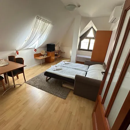 Diamant Apartmanhaz Eger