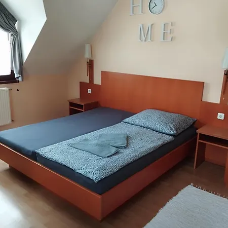 Apartment Diamant Apartmanhaz *