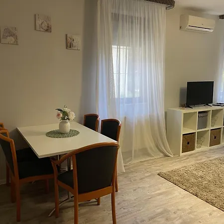 Apartment Diamant Apartmanhaz *