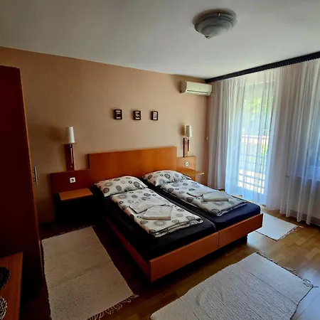 Apartment Diamant Apartmanhaz Eger