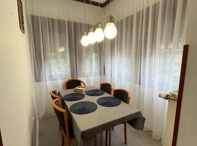 Lägenhet Diamant Apartmanhaz Eger