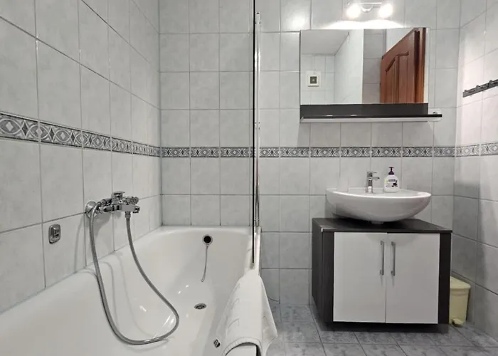 Diamant Apartmanhaz *